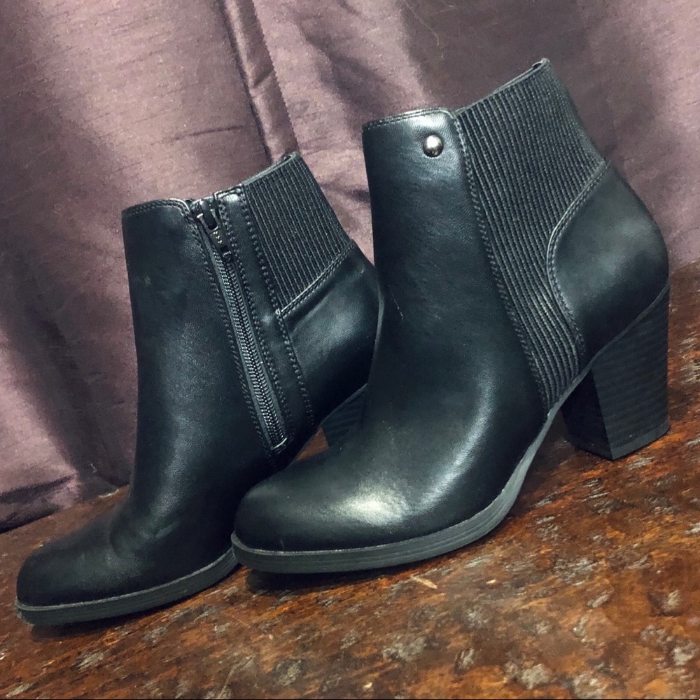 Never Worn Simply Vera Black Bootie